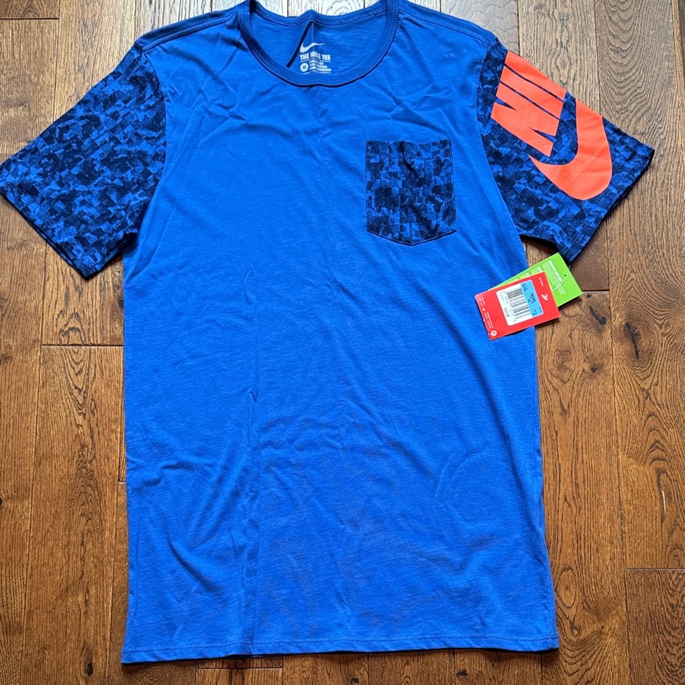 Nike men’s Blue Athletic Tee
